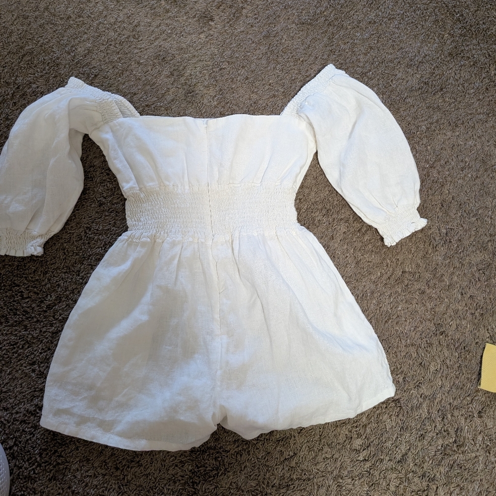 We Wore What 100% Linen Off Shoulder Romper White L/G Pockets - Picture 5 of 9